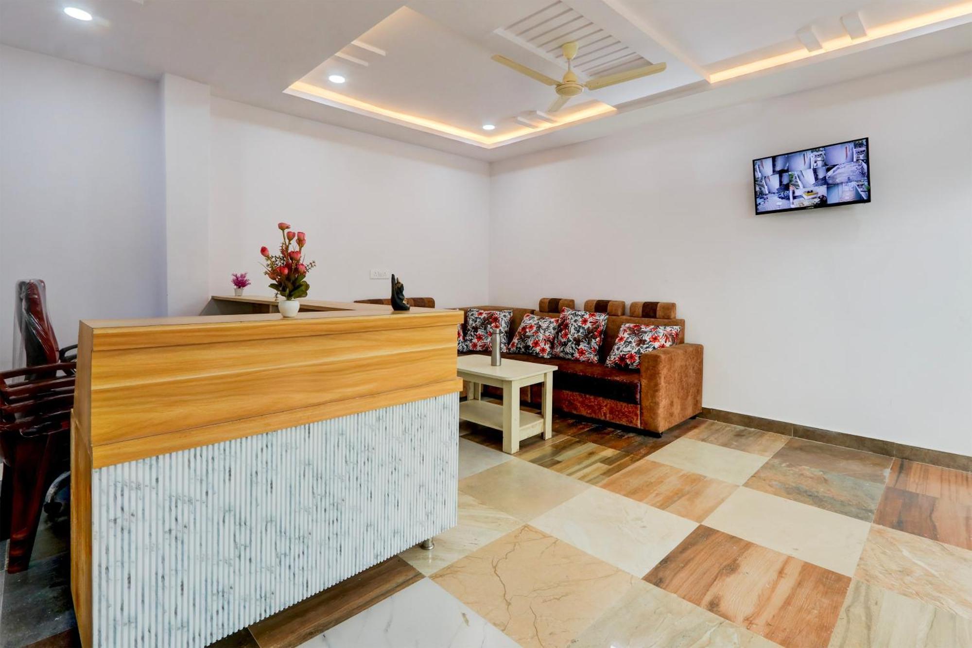 Hotel O Living Tree In Hyderabad Exterior foto